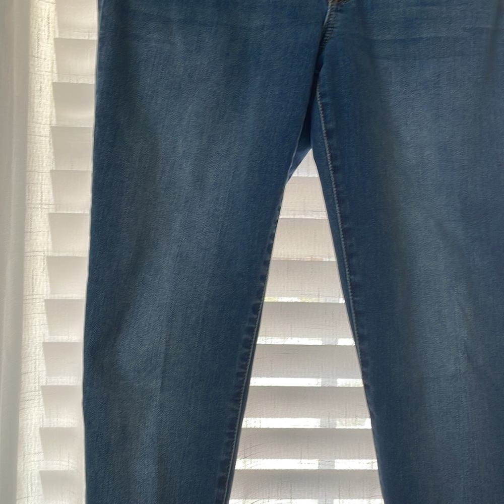 Universal Threads Jeans - Picture 2 of 5